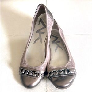 Anne Klein Sport Women's Ballet Flats 8 1/2 Metallic Chain Round Toe Classic